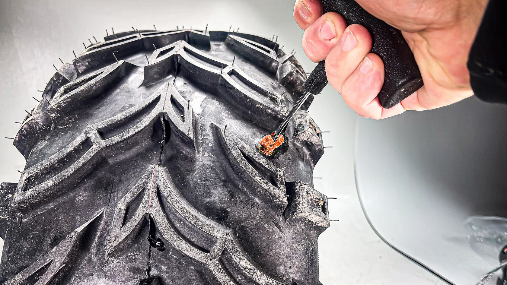 Kit de Reparación para Neumáticos Tubeless con 25 Piezas