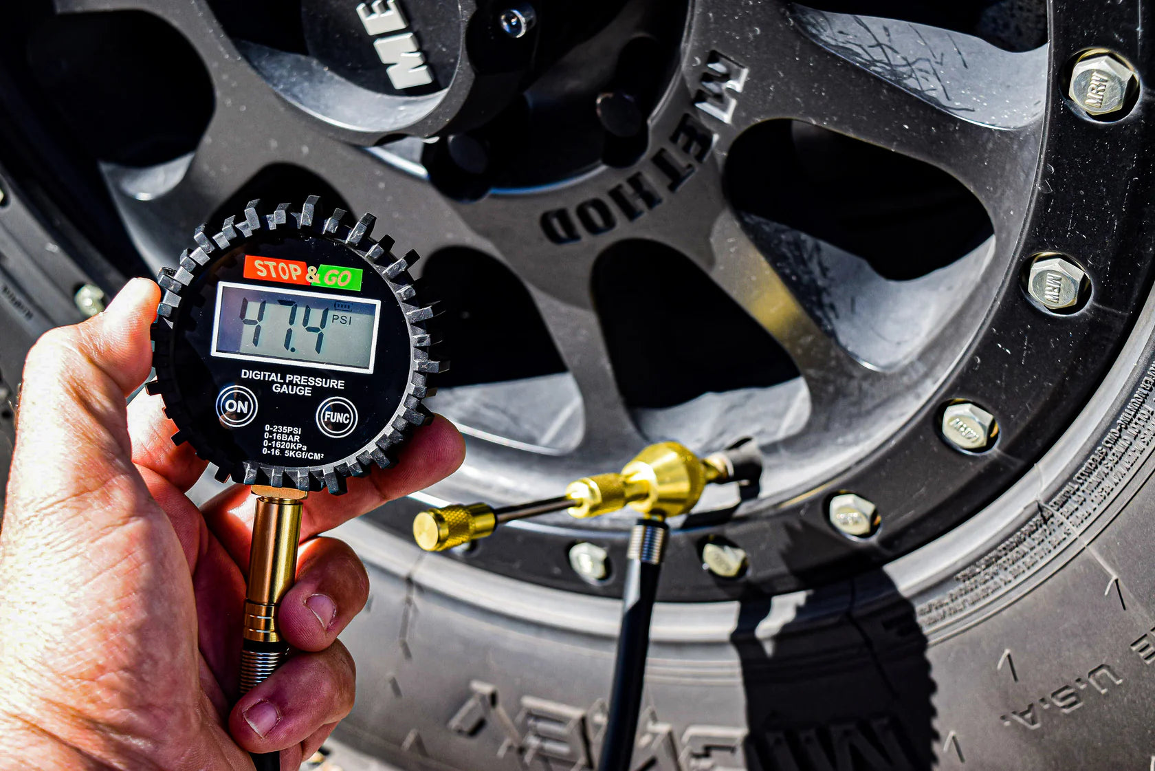 Desinflador para Neumáticos Off-Road con Medidor de Presión Digital