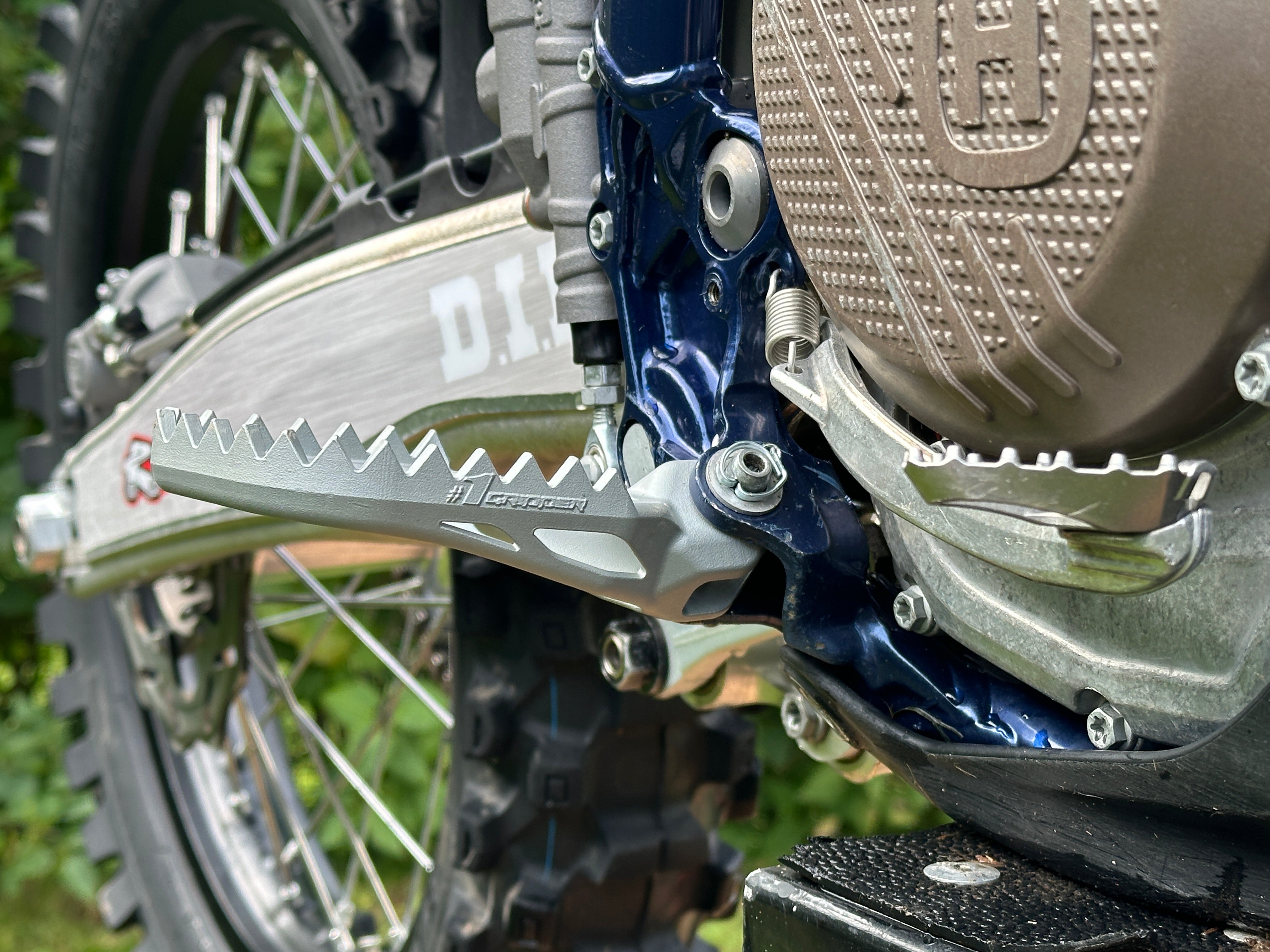 CTRL Footpegs - KTM/HQV/GG