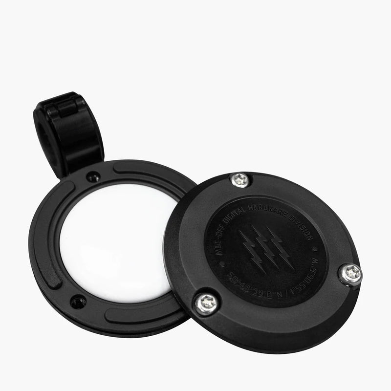 Soporte Seguro AirTag para Motos y Powersports | Muc-Off